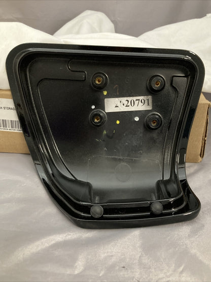 NEW GENUINE HARLEY DAVIDSON 76000376DH MEDIA DOOR ASY, RH STORAGE BLK