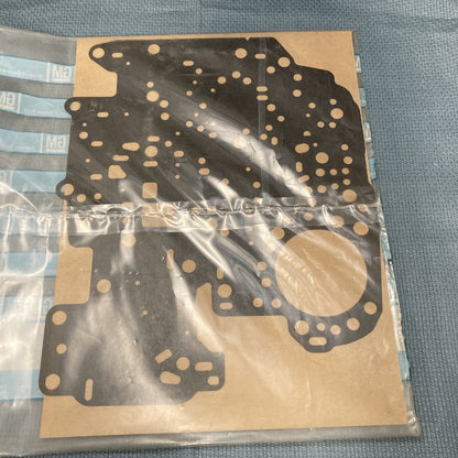 NEW GENUINE GM 8641421 GASKET, LOWER VALVE BODY W/LOCK UP GR 4.265