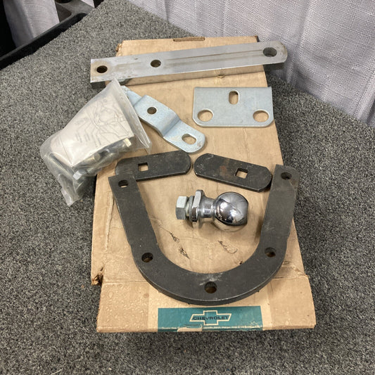 NEW GENUINE GM 994268 TRAILER HITCH W/ 1-7/8" BALL CHEVY (EXC. S.W.) GR 7.068