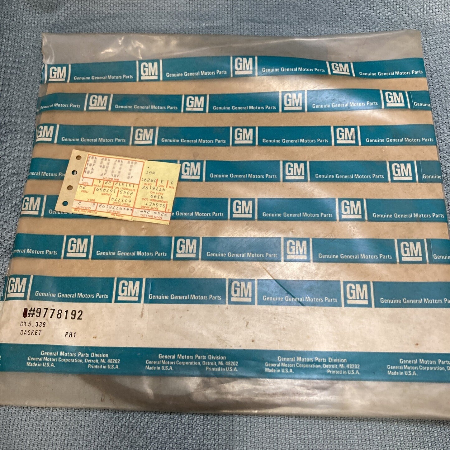 NEW GENUINE GM 9778192 GASKET, REAR AXLE DIFFERENTIAL HOUSING COVER GR 5.339