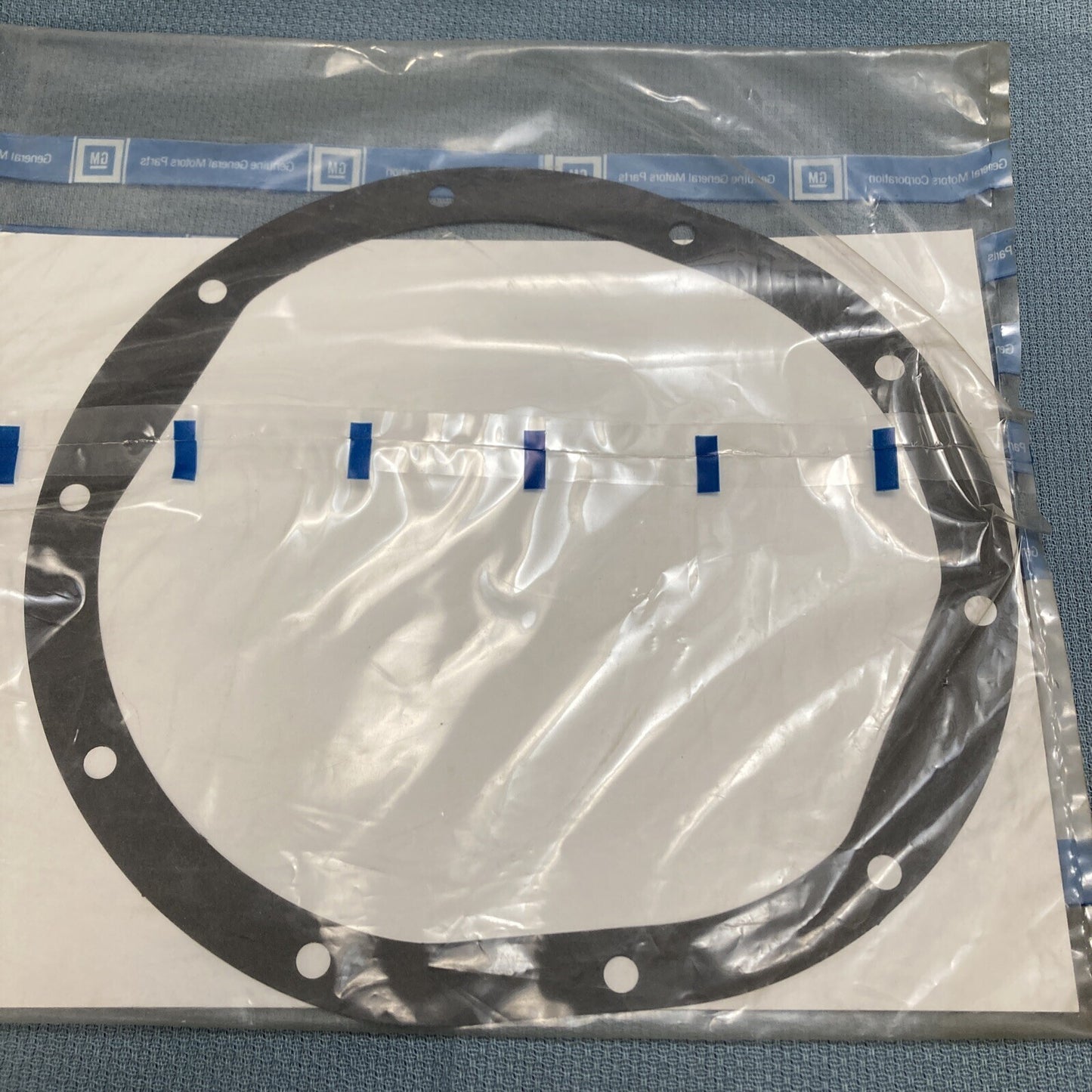 NEW GENUINE GM 26017105 GASKET, DIFFERENTIAL CARRIER COVER (FREE OF ASBESTOS)