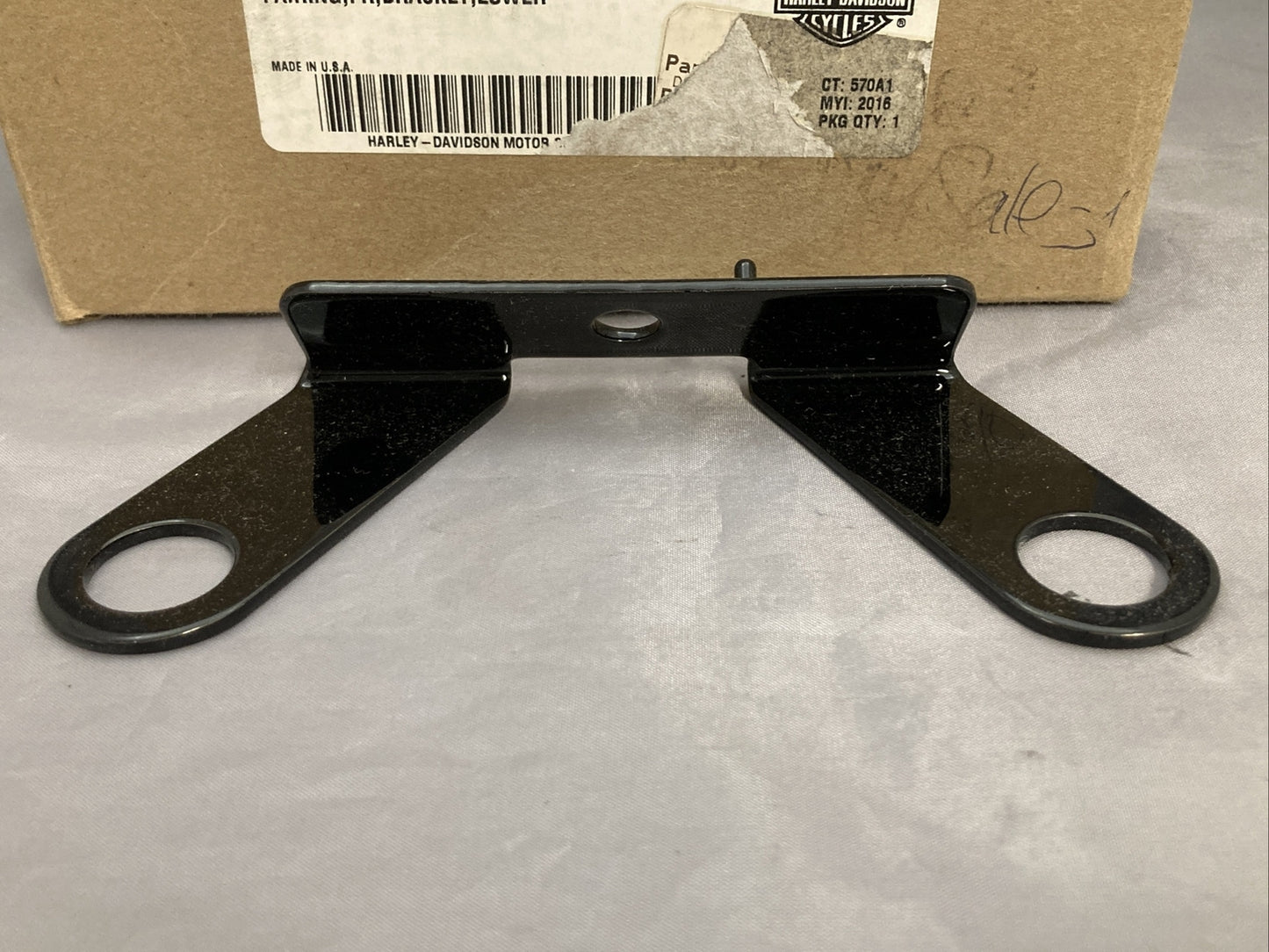 NEW GENUINE HARLEY DAVIDSON 57000756 FAIRING,FR,BRACKET,LOWER
