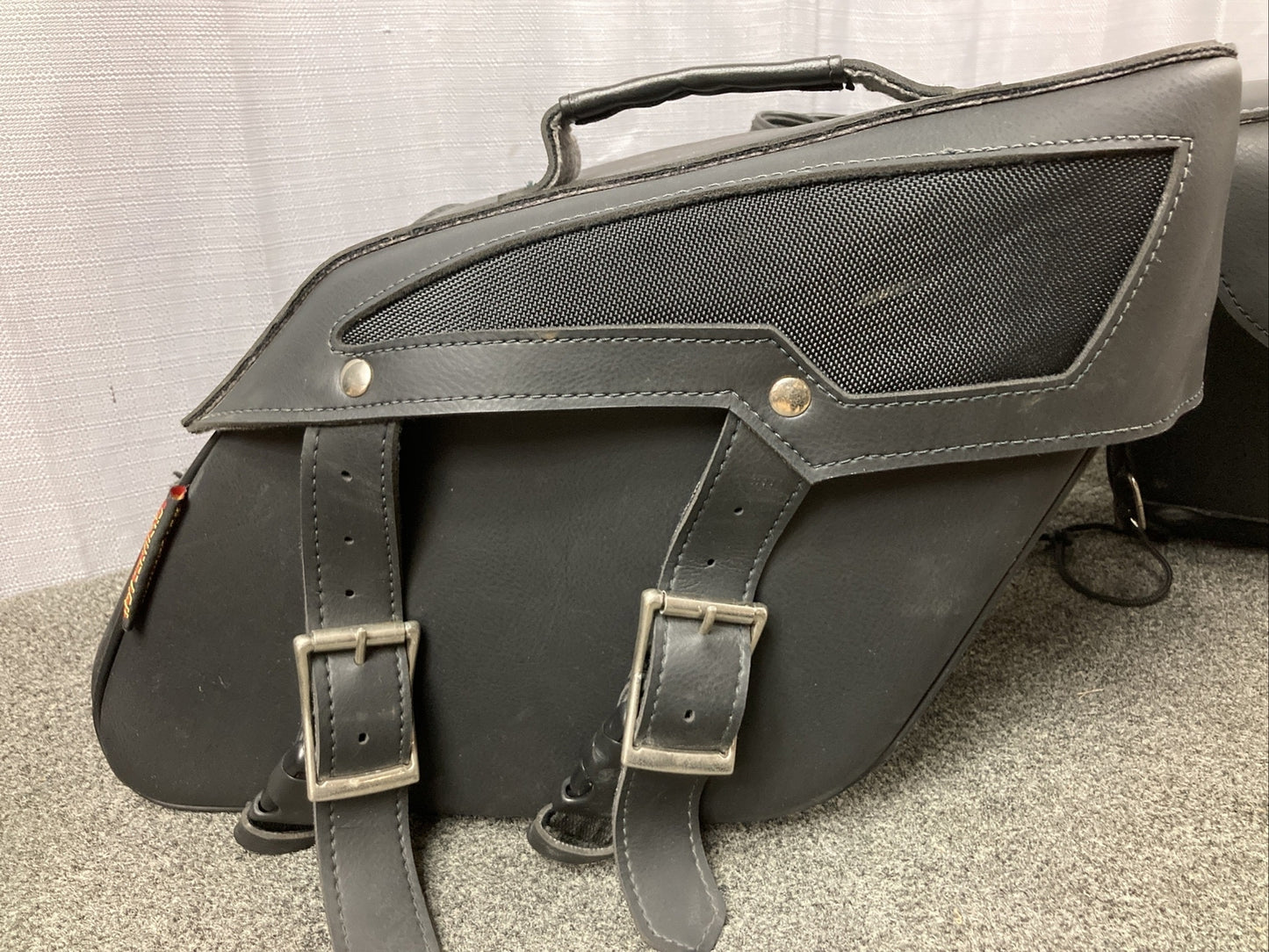 HOT LEATHERS BLACK MEDIUM ZIP-OFF PVC SLANTED THROW OVER MOTORCYCLE SADDLEBAGS