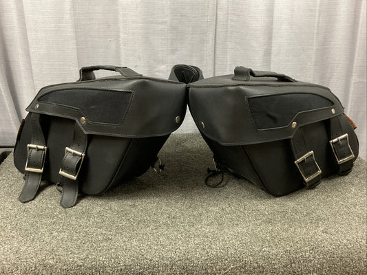 HOT LEATHERS BLACK MEDIUM ZIP-OFF PVC SLANTED THROW OVER MOTORCYCLE SADDLEBAGS