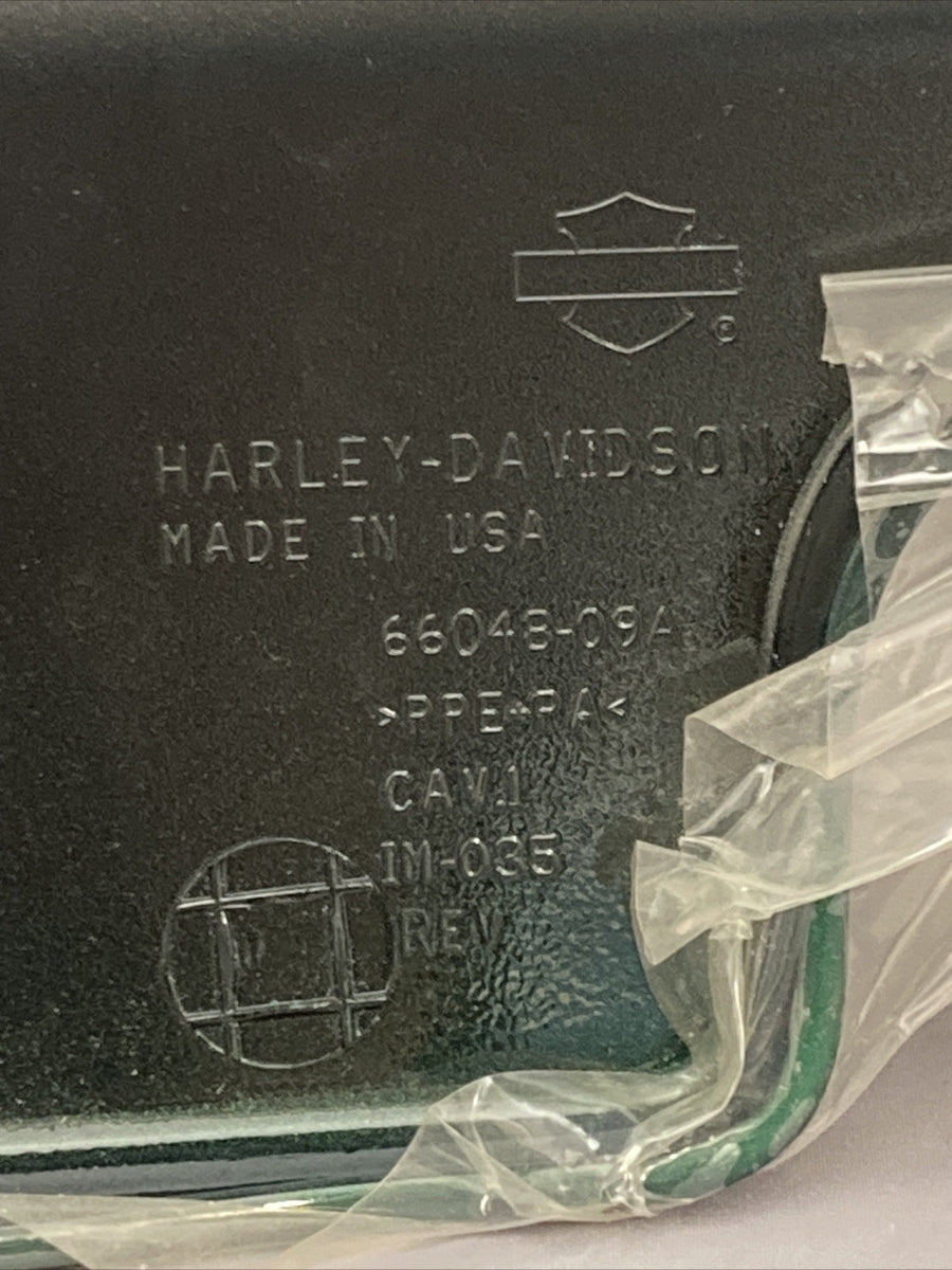 NEW GENUINE HARLEY DAVIDSON 66048-09A SIDECOVER,RH 2013-UP