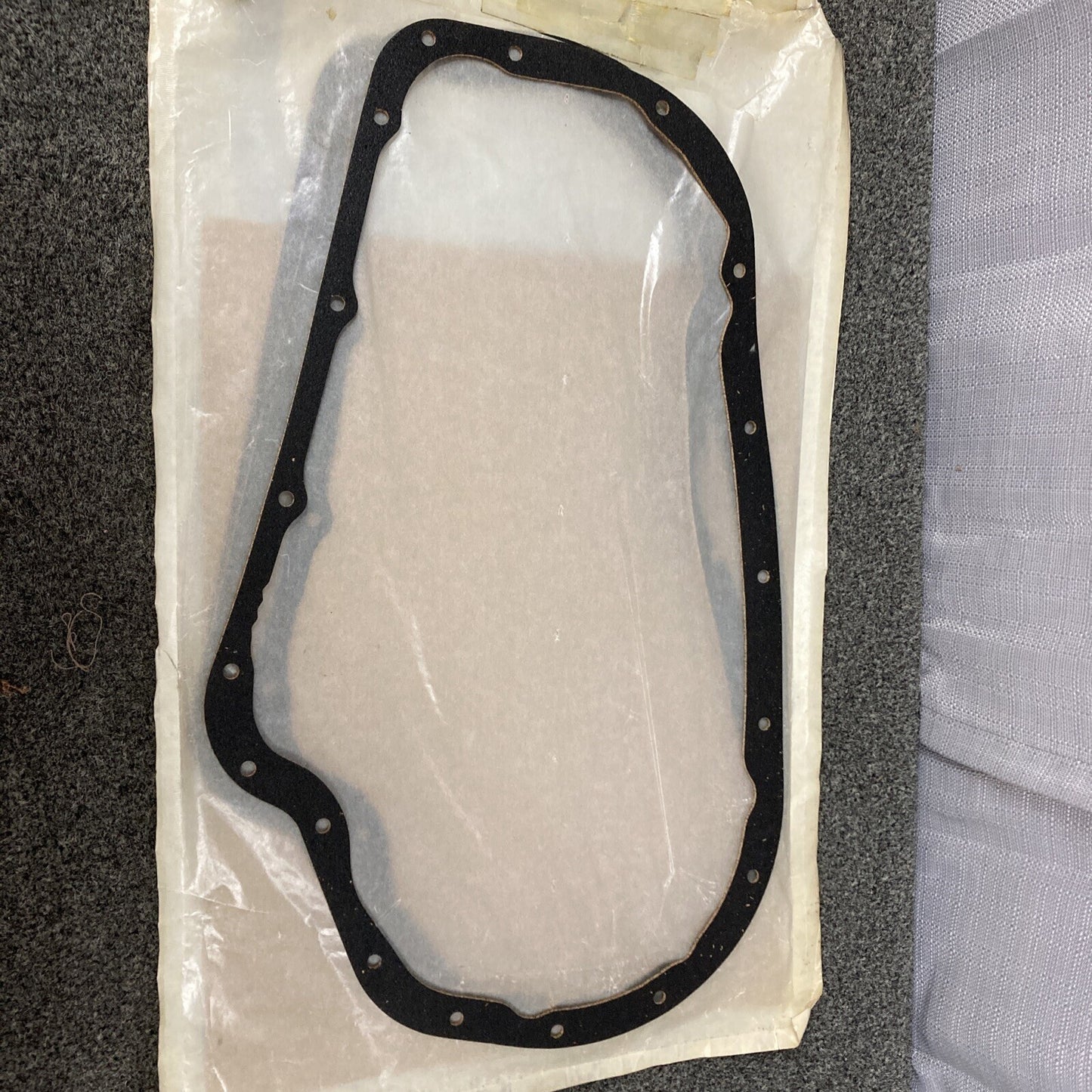 NEW GENUINE GM 8639726 GASKET, TRANSMISSION CASE GR 4.265