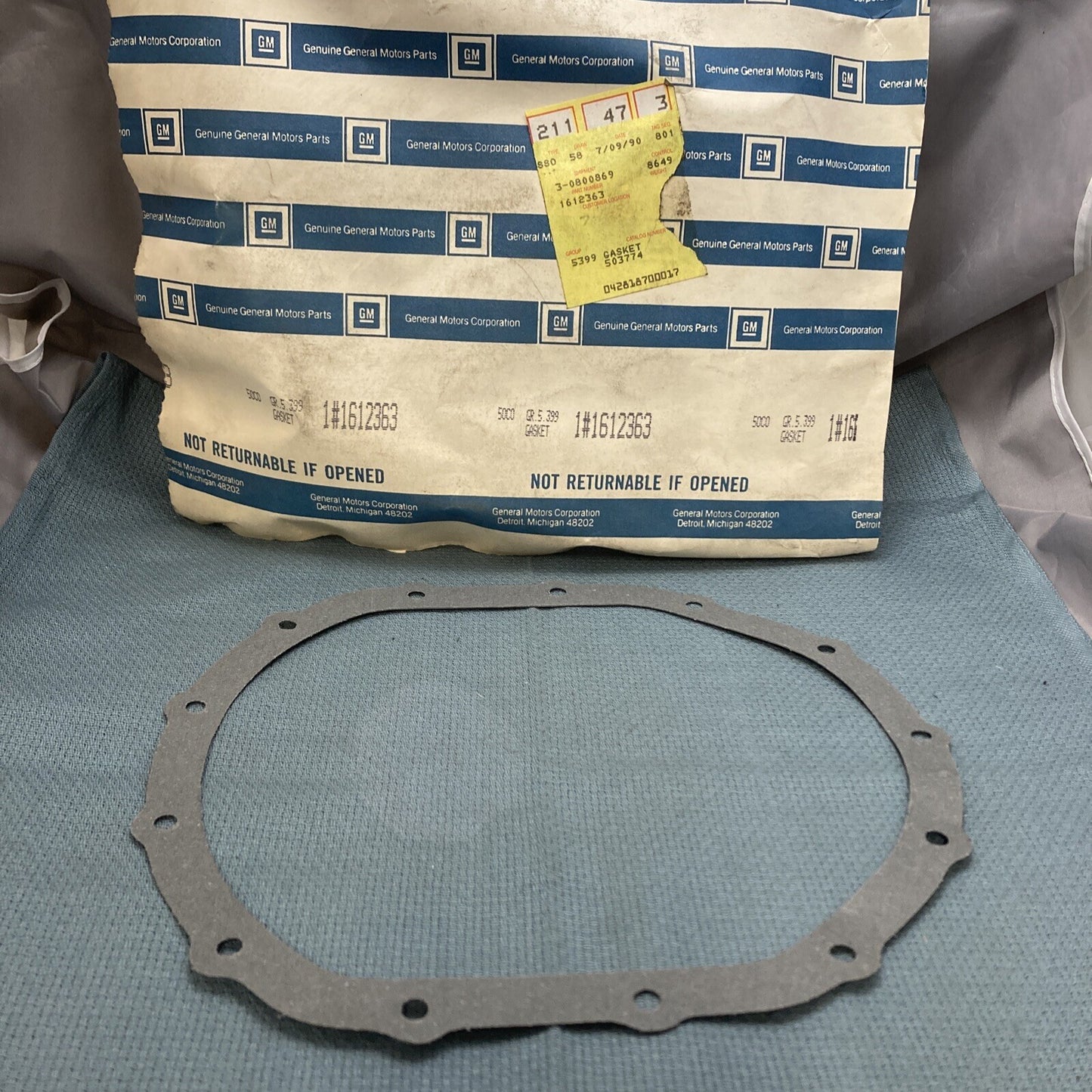 NEW GENUINE GM 1612363 GASKET, DIFFERENTIAL CARRIER COVER GR 5.399