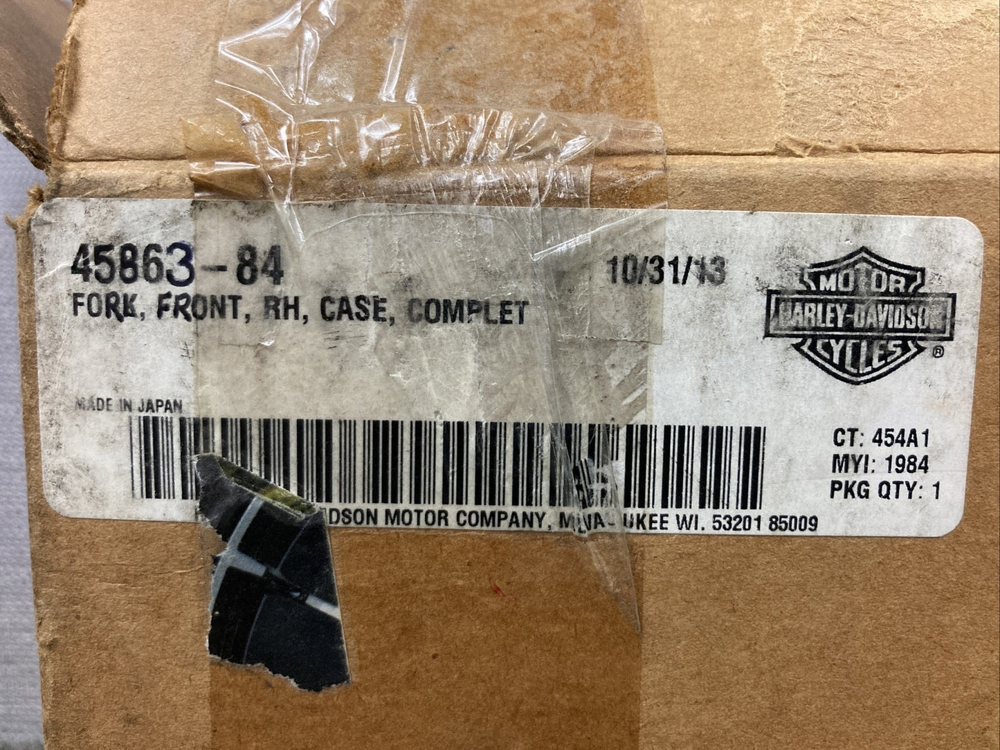 NEW GENUINE HARLEY DAVIDSON 45863-84 FORK FRONT RH CASE COMPLETE