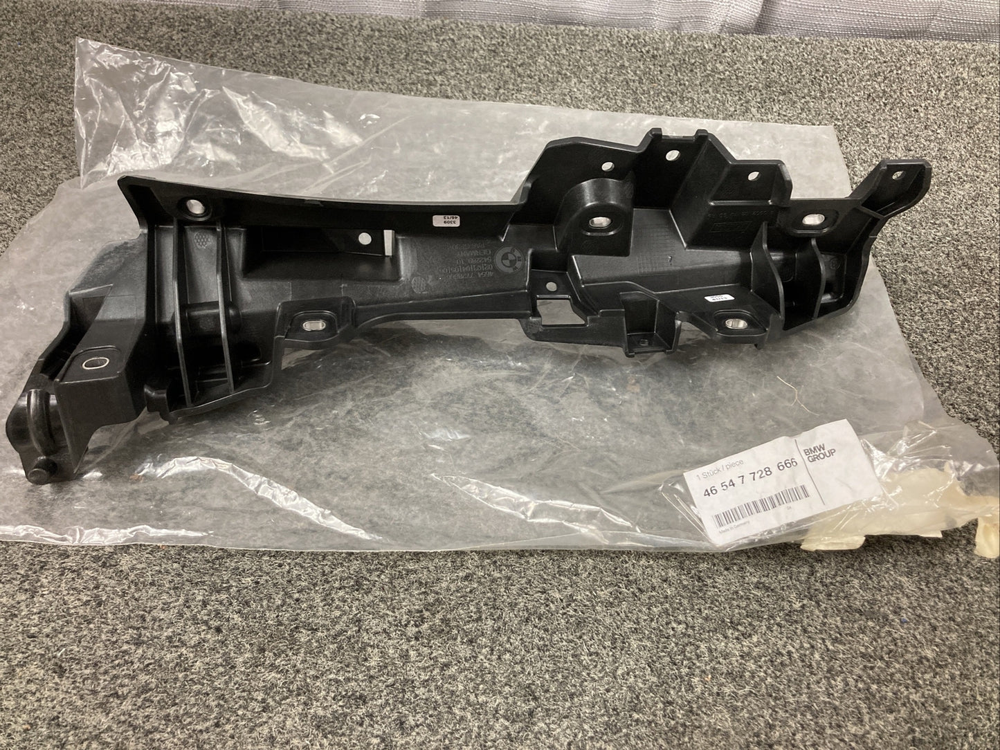 NEW GENUINE BMW 46547728666 Case Holder Right R1250RT 2019-2023 46-54-7-728-666