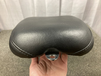 NEW GENUINE HARLEY DAVIDSON RDW-92/61-0067 LOW PROFILE DUAL SEAT W/ BACKREST OPT