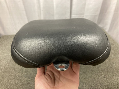 NEW GENUINE HARLEY DAVIDSON RDW-92/61-0067 LOW PROFILE DUAL SEAT W/ BACKREST OPT
