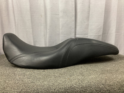 NEW GENUINE HARLEY DAVIDSON RDW-92/61-0067 LOW PROFILE DUAL SEAT W/ BACKREST OPT
