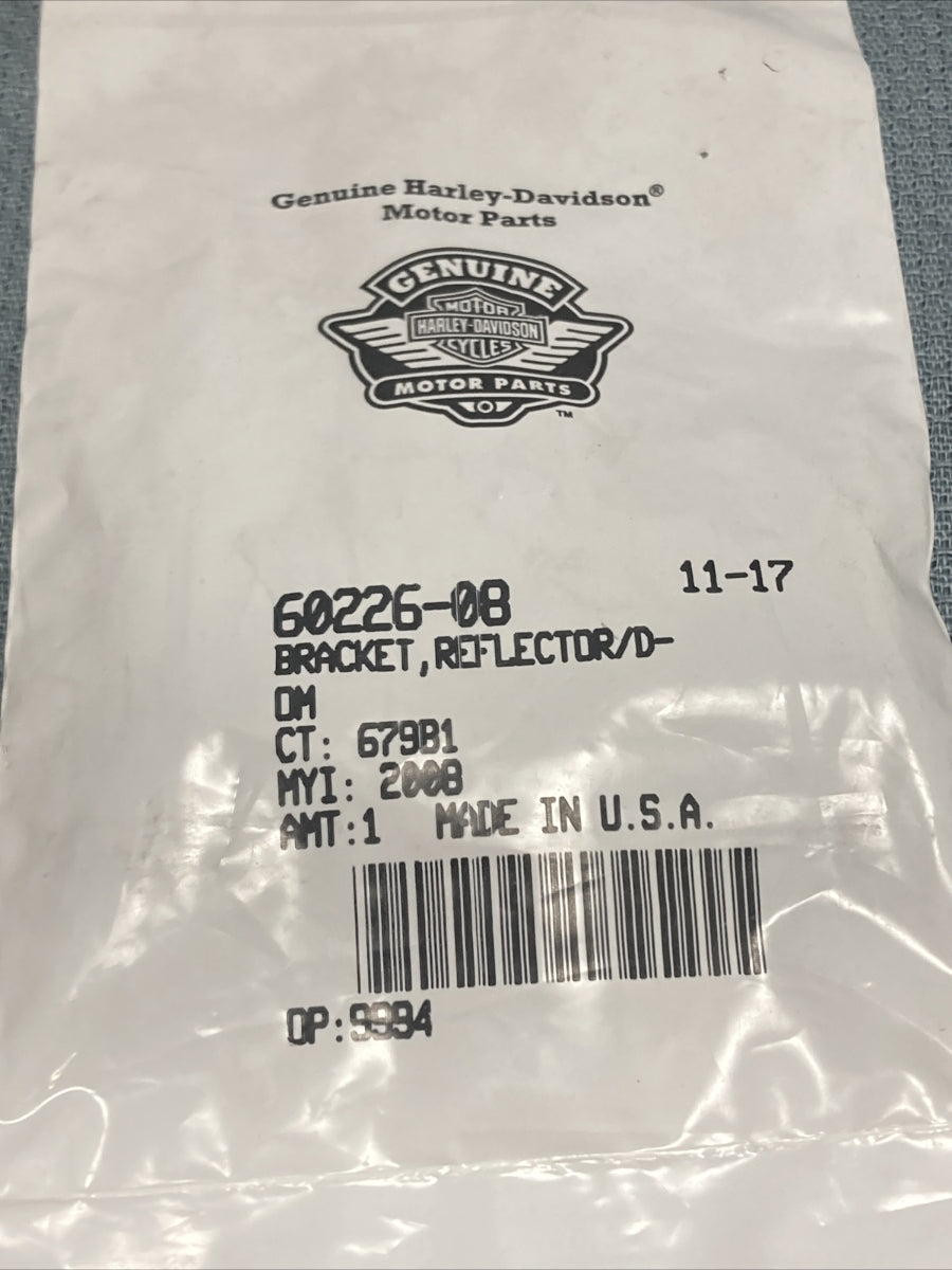 NEW GENUINE HARLEY DAVIDSON 60226-08 BRACKET, REFLECTOR/D-OM