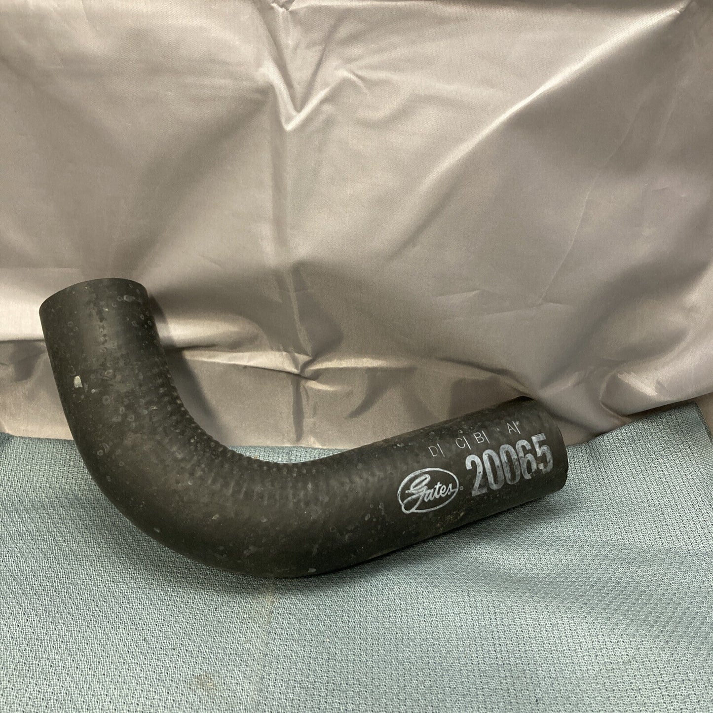 NEW GENUINE GATES 20065 MOLDED COOLANT HOSE