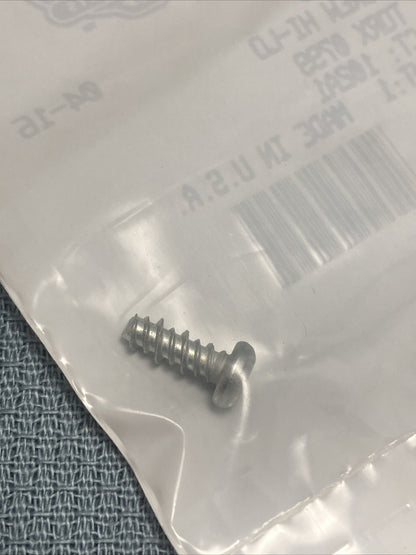 NEW GENUINE HARLEY DAVIDSON 5233 SCREW HI-LO TORX 0799