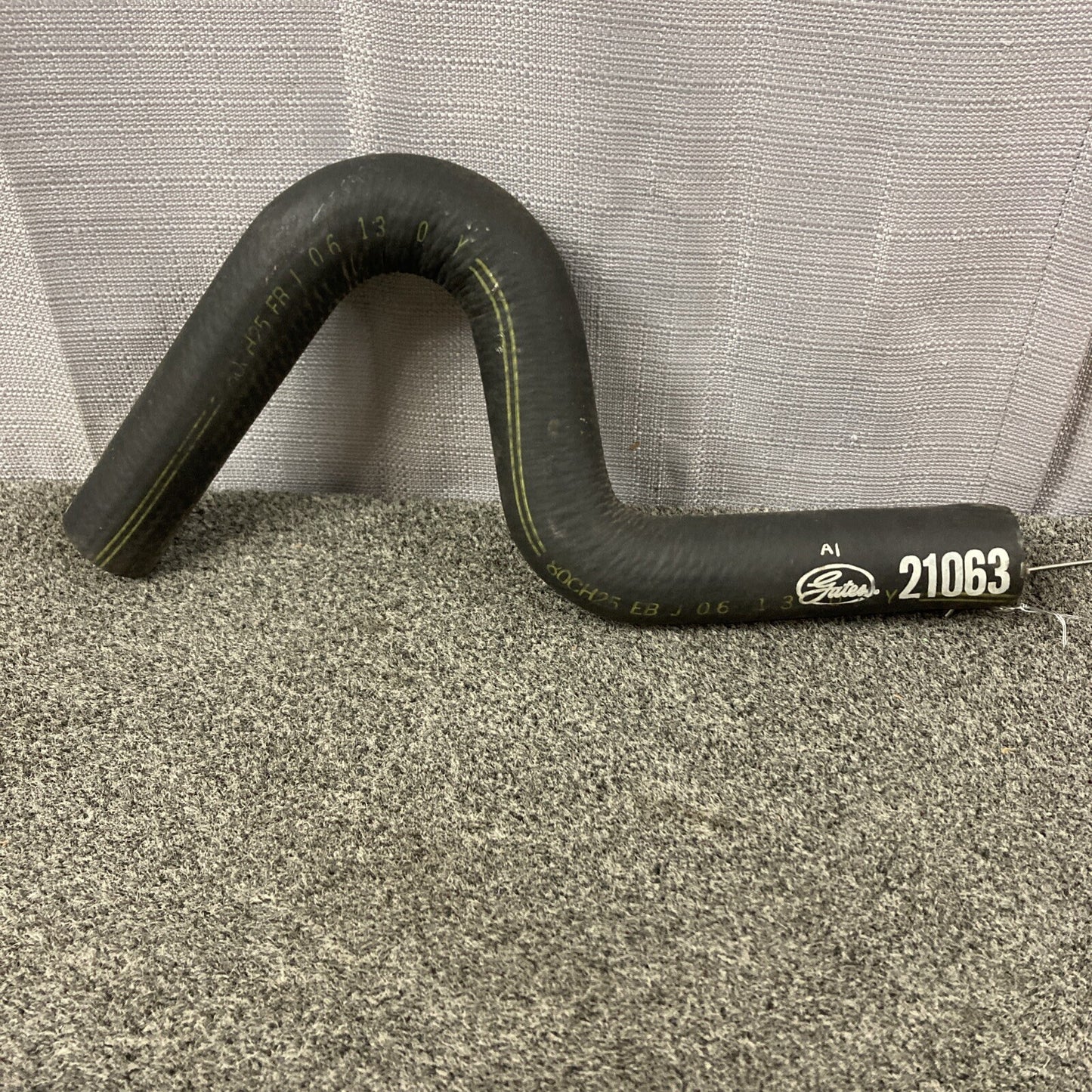 NEW GENUINE GATES 21063 MOLDED COOLANT HOSE