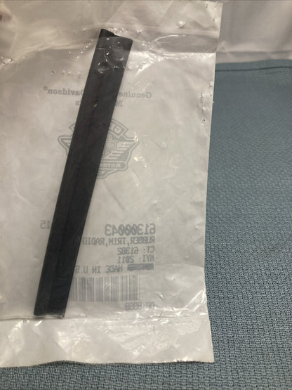 NEW GENUINE HARLEY DAVIDSON 61300043 RUBBER, TRIM, RADIO
