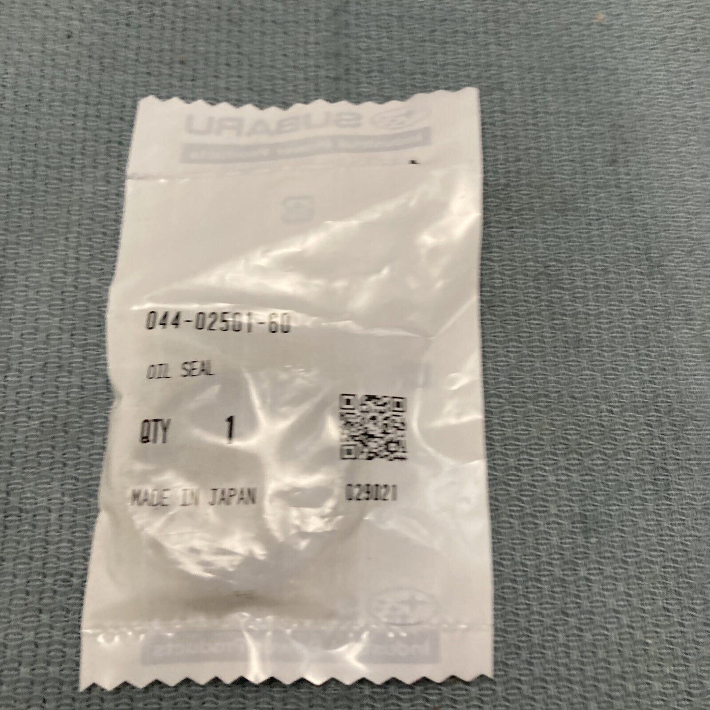 NEW GENUINE SUBARU ROBIN 044-02501-60 OIL SEAL