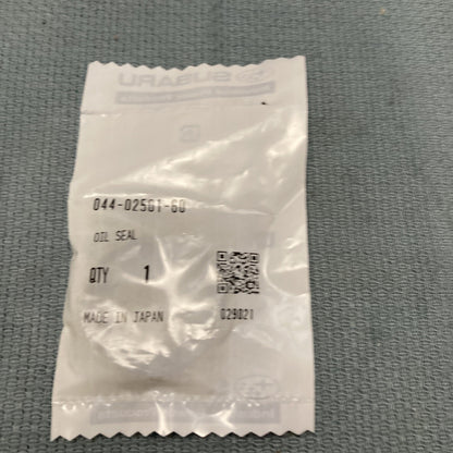 NEW GENUINE SUBARU ROBIN 044-02501-60 OIL SEAL