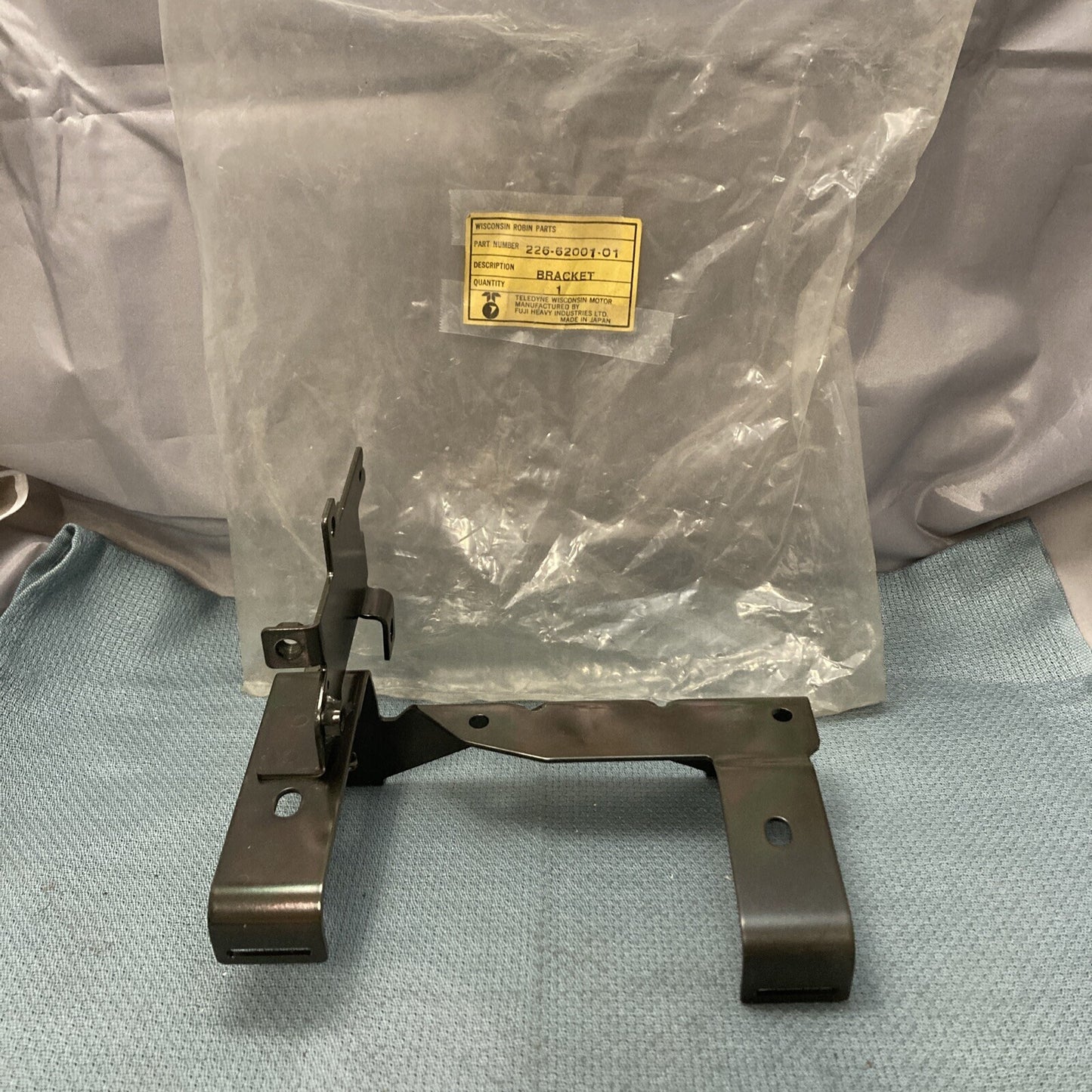 NEW WISCONSIN ROBIN 226-62001-01 FUEL TANK BRACKET