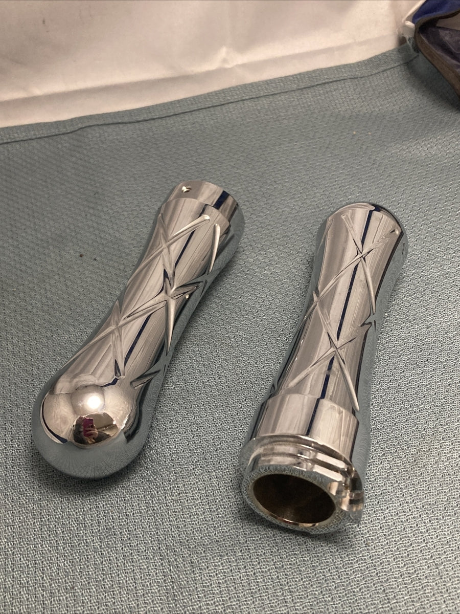 NEW CUSTOM CHROME BILLET STYLE HANDLEBAR GRIPS 1"