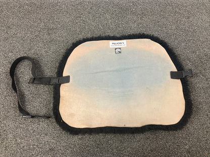 ALASKA LEATHER PILLION 5 SHEEPSKIN BUTTPAD 16" X 13"