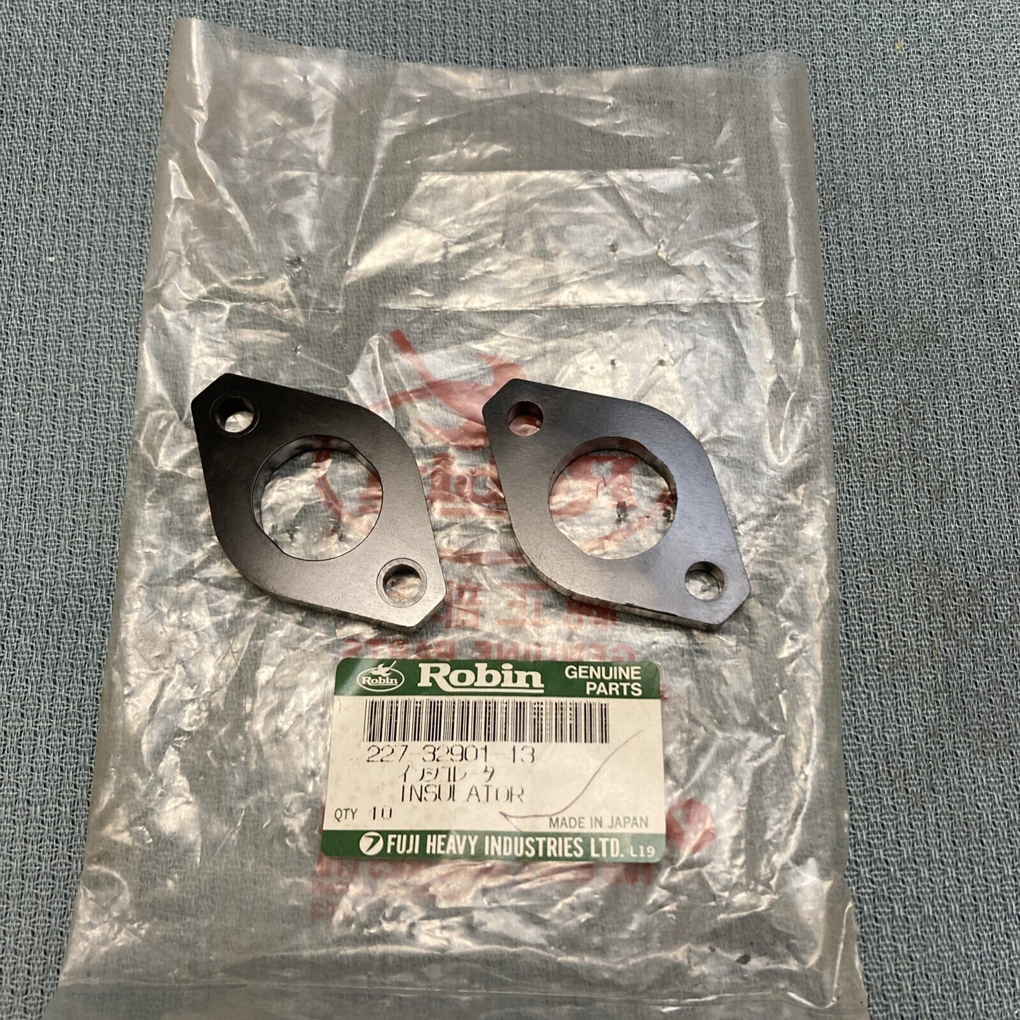 QTY 2 NEW GENUINE ROBIN 227-32901-13 INSULATOR STD
