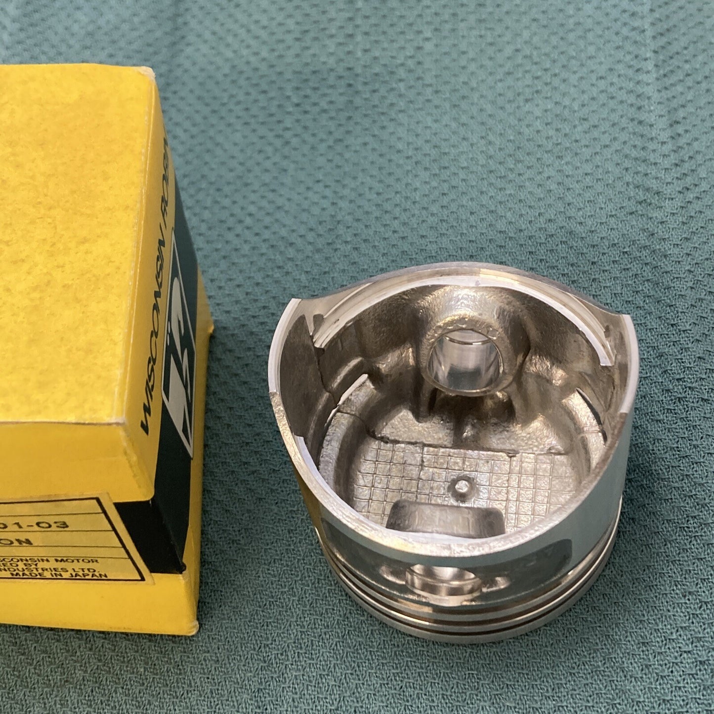 NEW WISCONSIN ROBIN 226-23401-03 PISTON