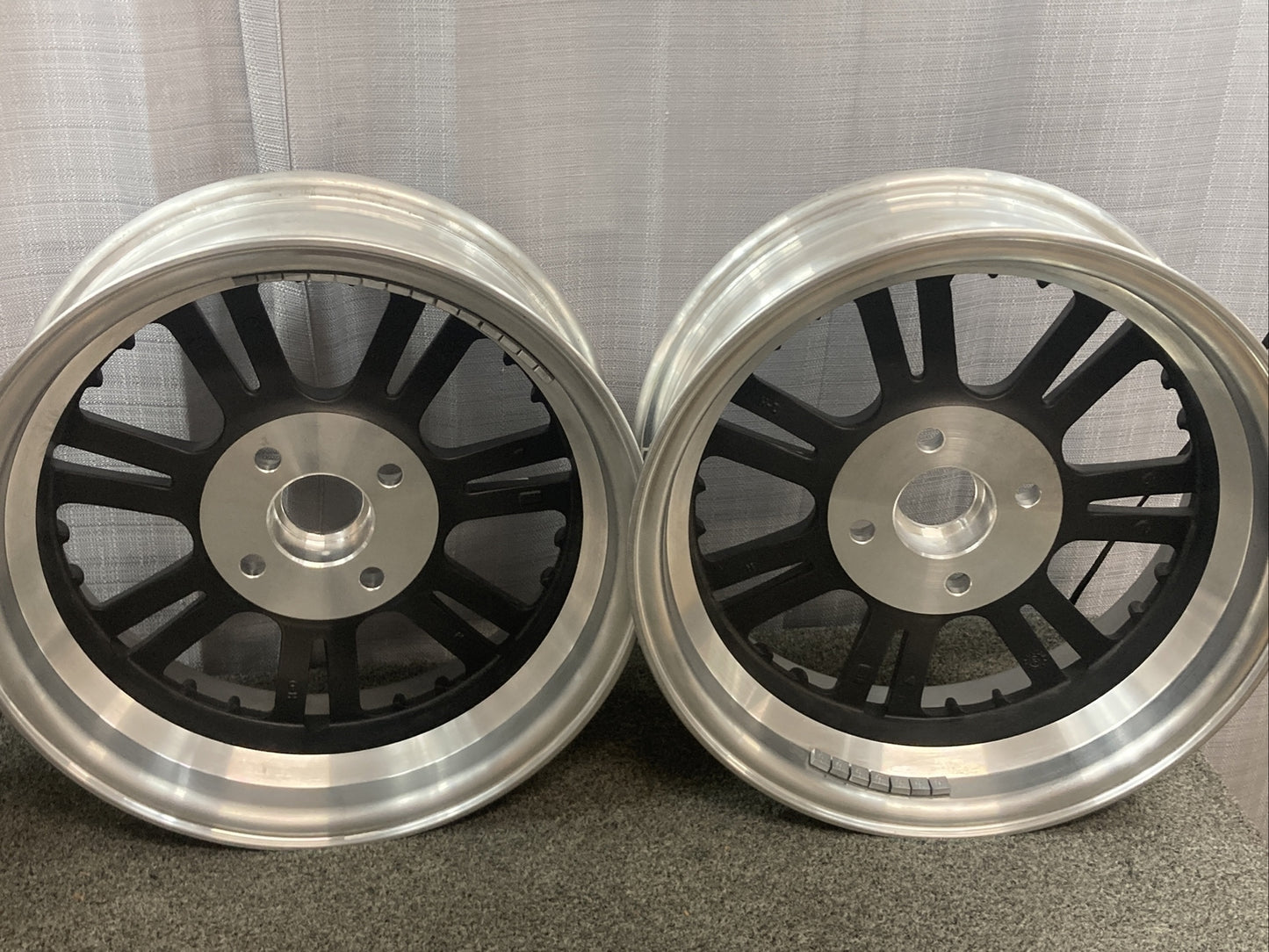 NEW TAKE OFF HARLEY DAVIDSON 83326-09/83327-09 TRIKE FRONT AND REAR WHEELS