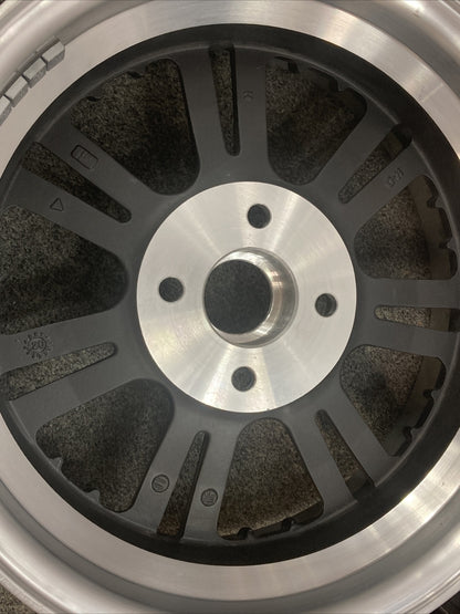 NEW TAKE OFF HARLEY DAVIDSON 83326-09/83327-09 TRIKE FRONT AND REAR WHEELS