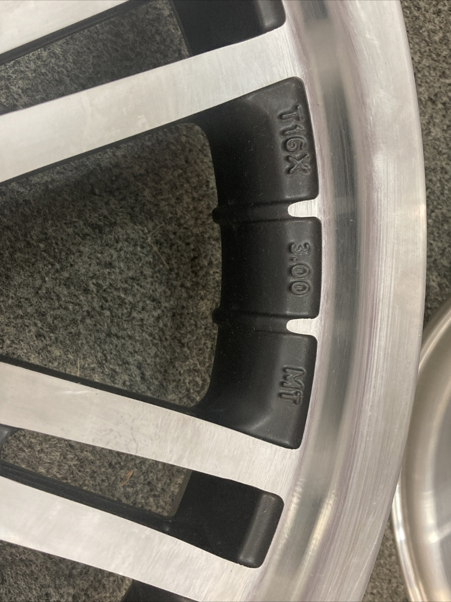 NEW TAKE OFF HARLEY DAVIDSON 83326-09/83327-09 TRIKE FRONT AND REAR WHEELS