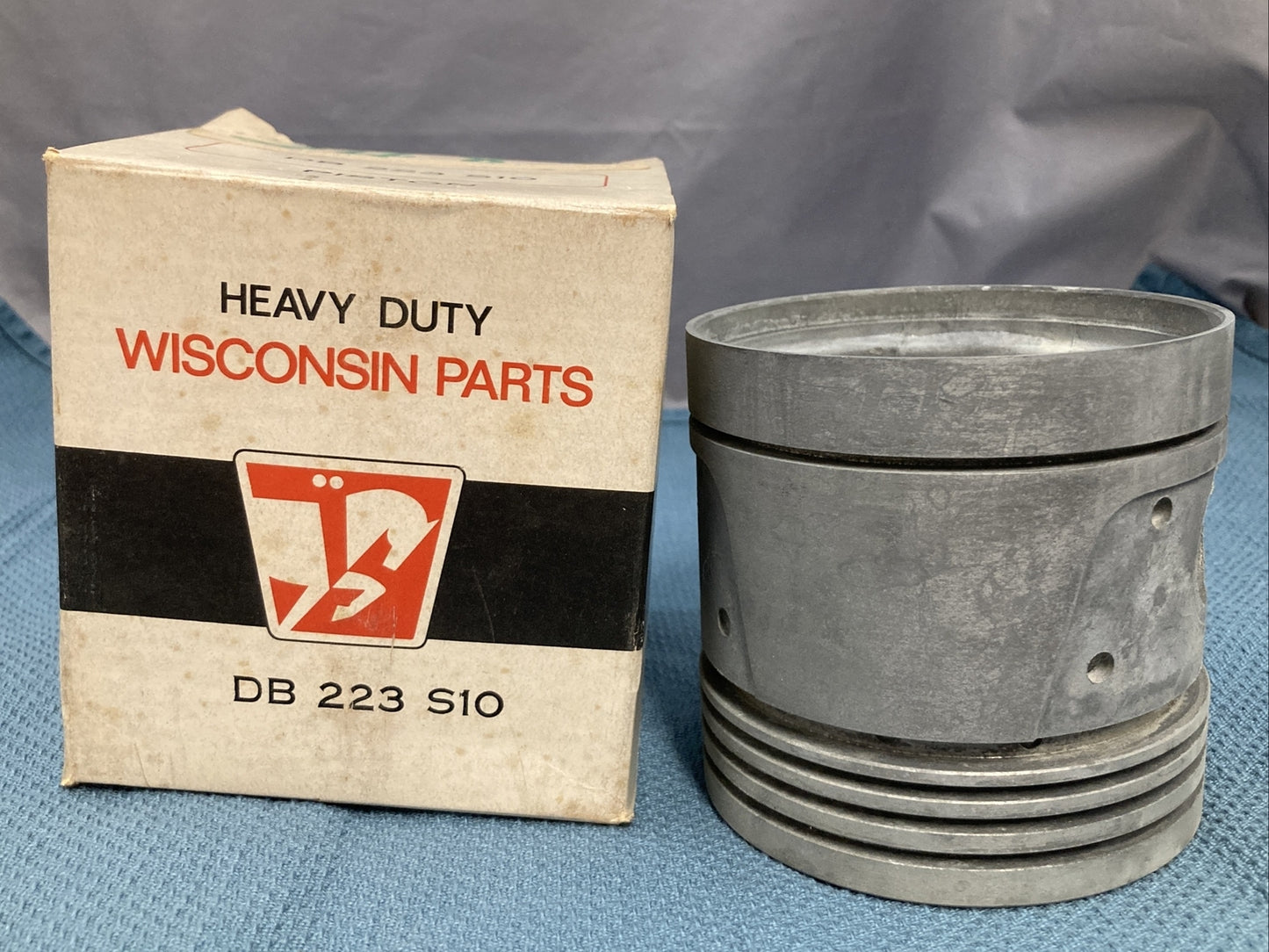 NEW WISCONSIN HEAVY DUTY DB223S10 PISTON OVERSIZE 010
