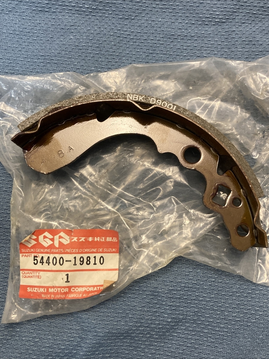 NEW GENIUNE SUZUKI 54400-19810 Shoe, Brake KIT