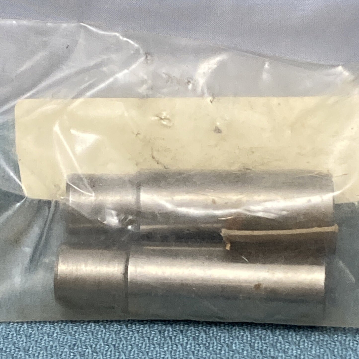 QTY 2 NEW GENUINE WISCONSIN TM27I00318 GUIDE, VALVE STEM