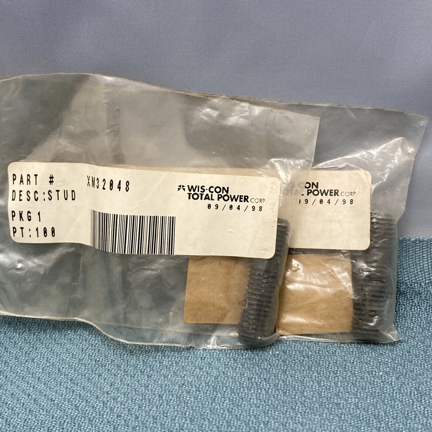 QTY 2 NEW GENUINE WIS-CON TOTAL POWER XM32048 OUTLET FLANGE STUD