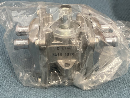 NEW GENIUNE SUZUKI 18450-33E12 Valve Assembly, 2ND Air