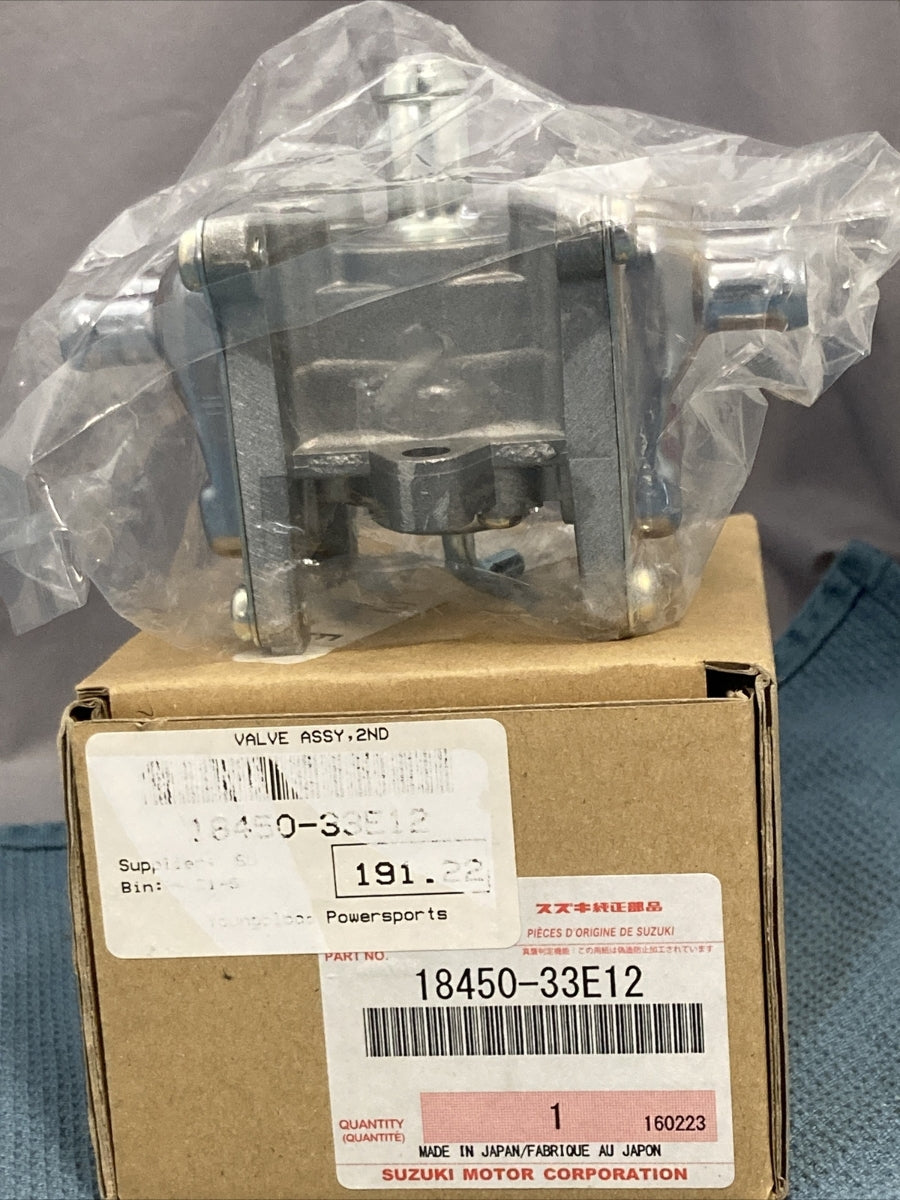 NEW GENIUNE SUZUKI 18450-33E12 Valve Assembly, 2ND Air