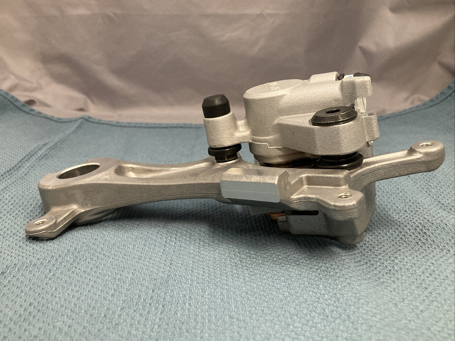 NEW GENIUNE YAMAHA 1C3-2580W-10 Caliper Assembly, Rear 2