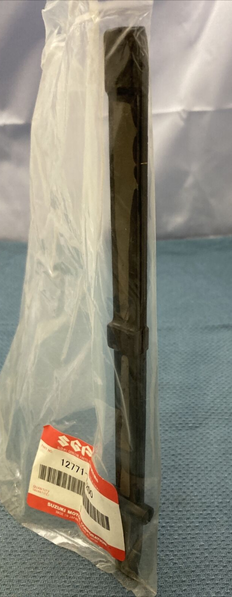 NEW GENIUNE SUZUKI 12771-05200 Guide, Cam Chain