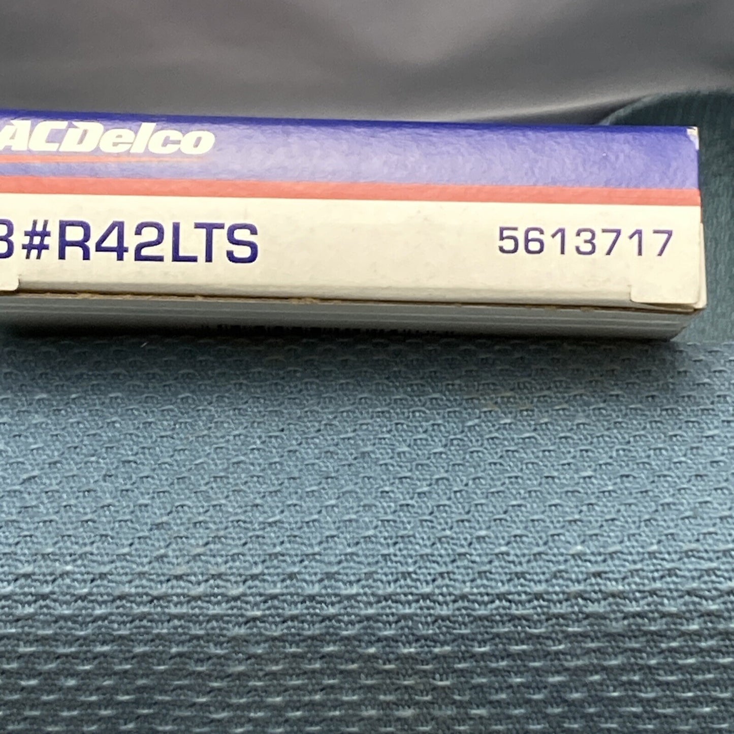 QTY 7 NEW  ACDELCO R42LTS SPARK PLUG GM 05613717/19157987