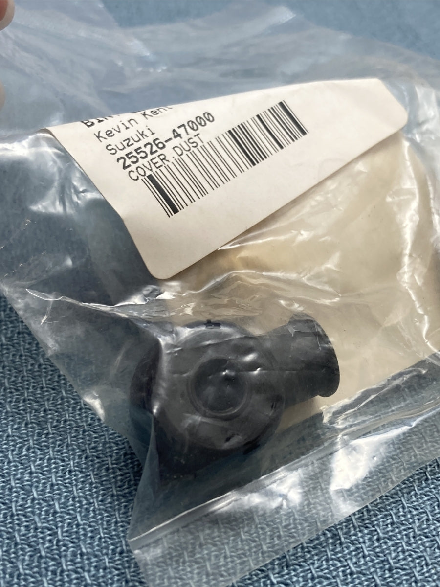 NEW GENUINE SUZUKI 25526-47000 COVER, DUST