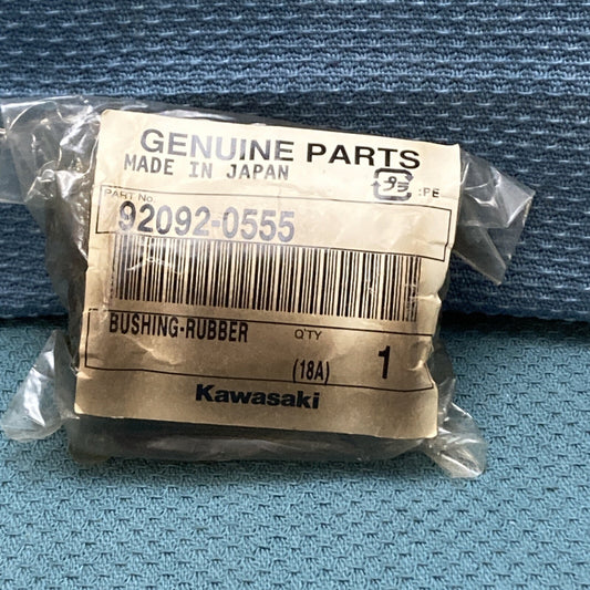 NEW GENIUNE KAWASAKI 92092-0555 BUSHING, RUBBER