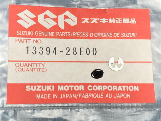 NEW GENIUNE SUZUKI 13394-28E00 Clip, Needle
