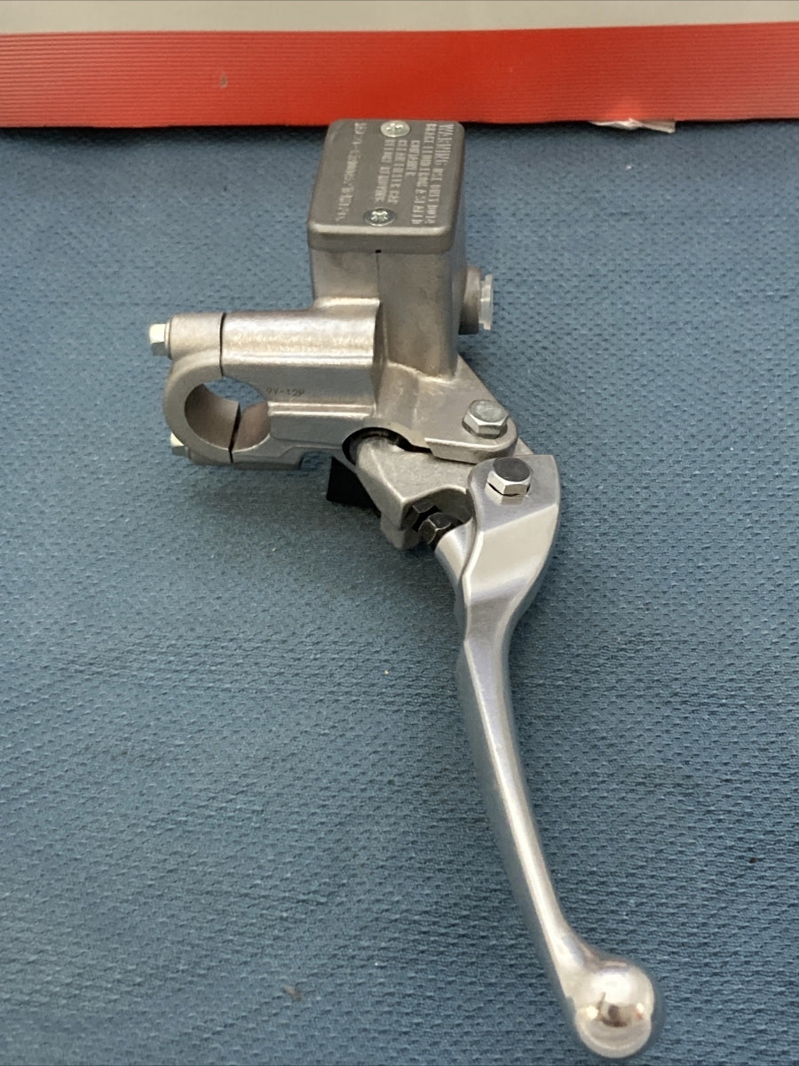 NEW GENUINE YAMAHA 5D3-2583T-02-00 Master Cylinder Assembly