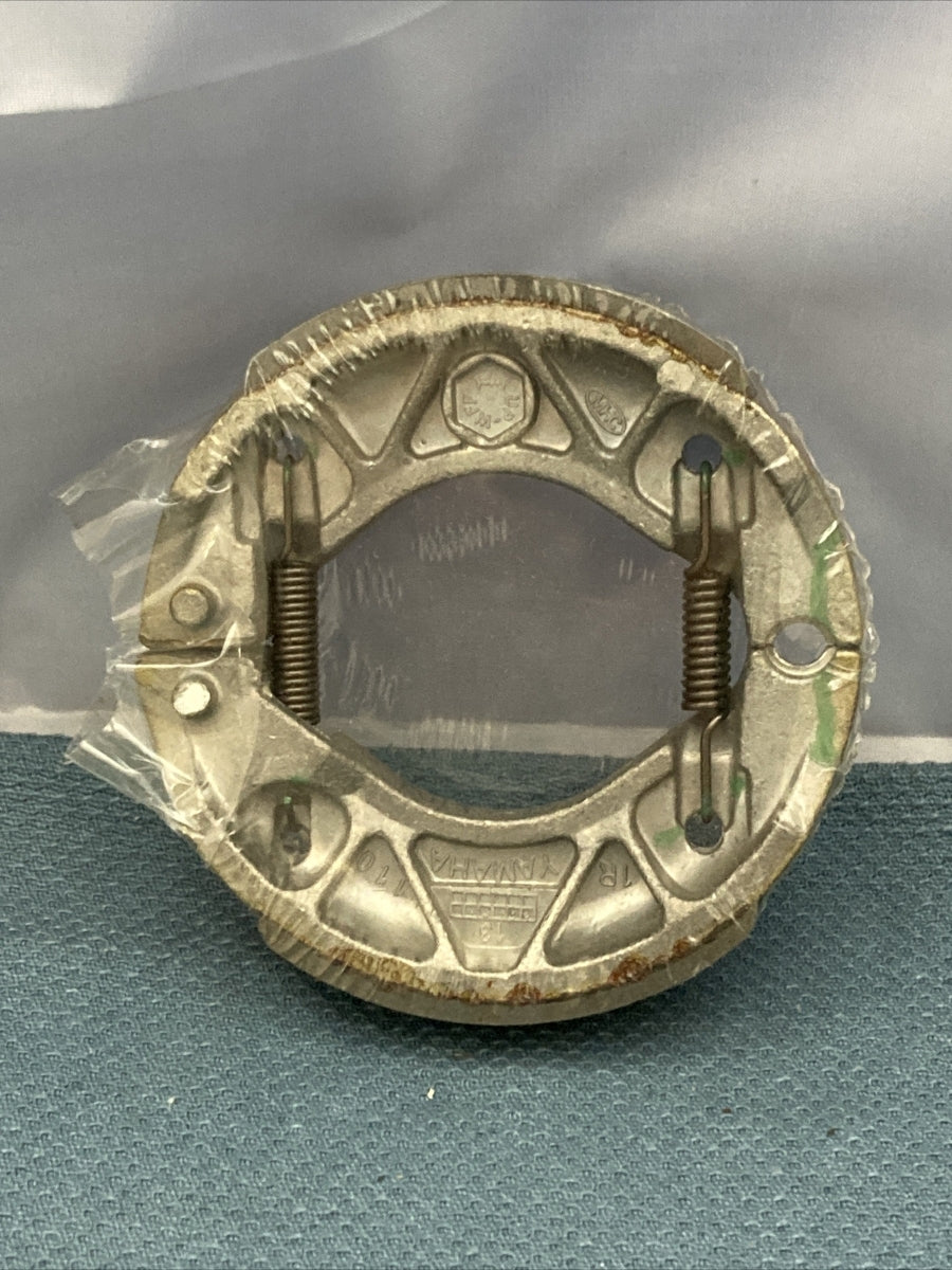 NEW GENIUNE YAMAHA 90891-20215-00 XC50 Brake Shoe Kit