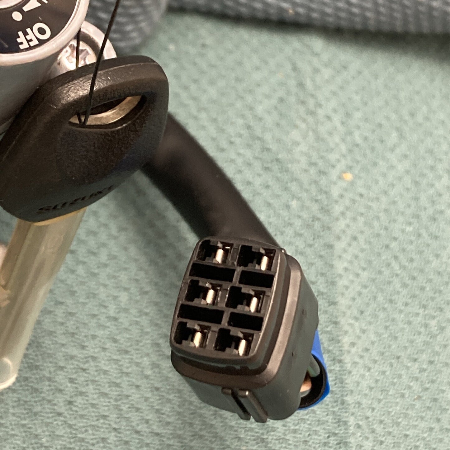 NEW GENUINE SUZUKI 37000-49831 IGNITION LOCK KEY SET W/GAS CAP