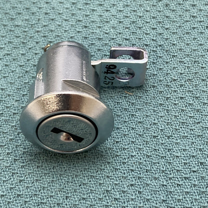 NEW GENUINE SUZUKI 37000-49831 IGNITION LOCK KEY SET W/GAS CAP