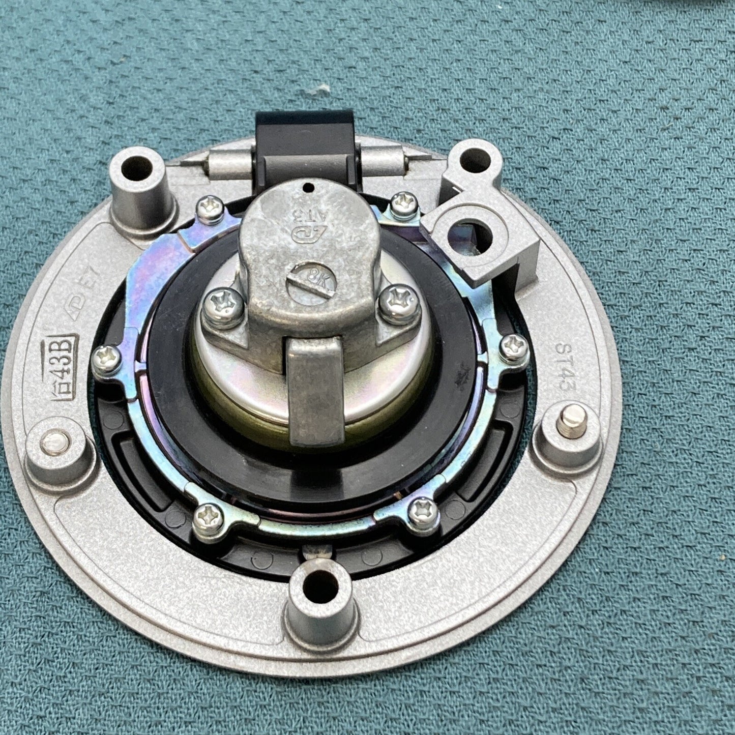 NEW GENUINE SUZUKI 37000-49831 IGNITION LOCK KEY SET W/GAS CAP