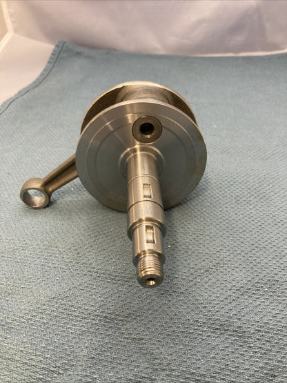 NEW GENUINE SUBARU ROBIN 106-202-0220 Crankshaft