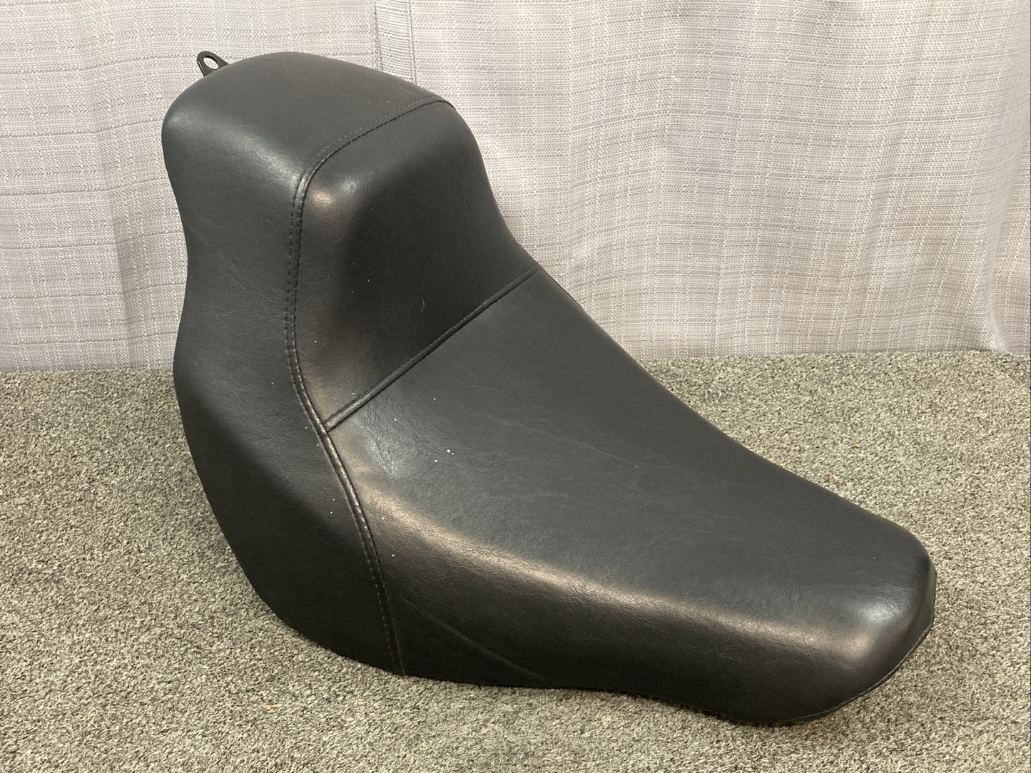 NEW GENUINE HARLEY DAVIDSON 52000496 LOW RIDER SOLO SEAT